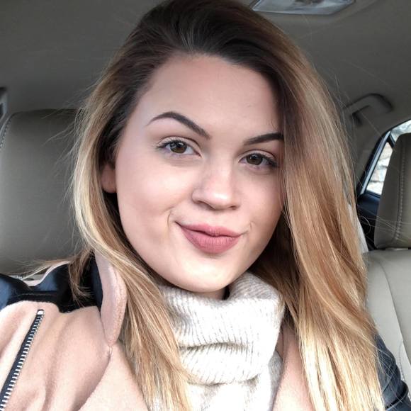 Meet your Posher, Tiffany - Picture 1 of 1